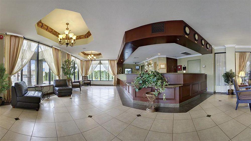Howard Johnson By Wyndham Reseda & Hotel Los Ángeles