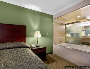 Howard Johnson By Wyndham Reseda & Los Ángeles