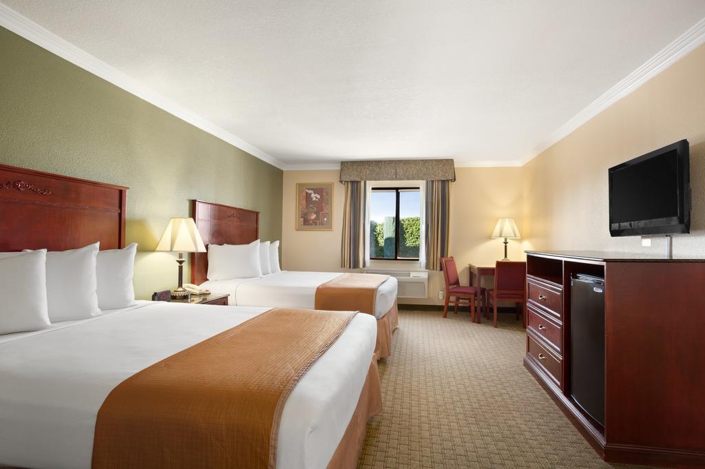 Hotel Howard Johnson By Wyndham Reseda & Los Ángeles