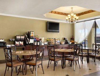 Howard Johnson By Wyndham Reseda & Hotel