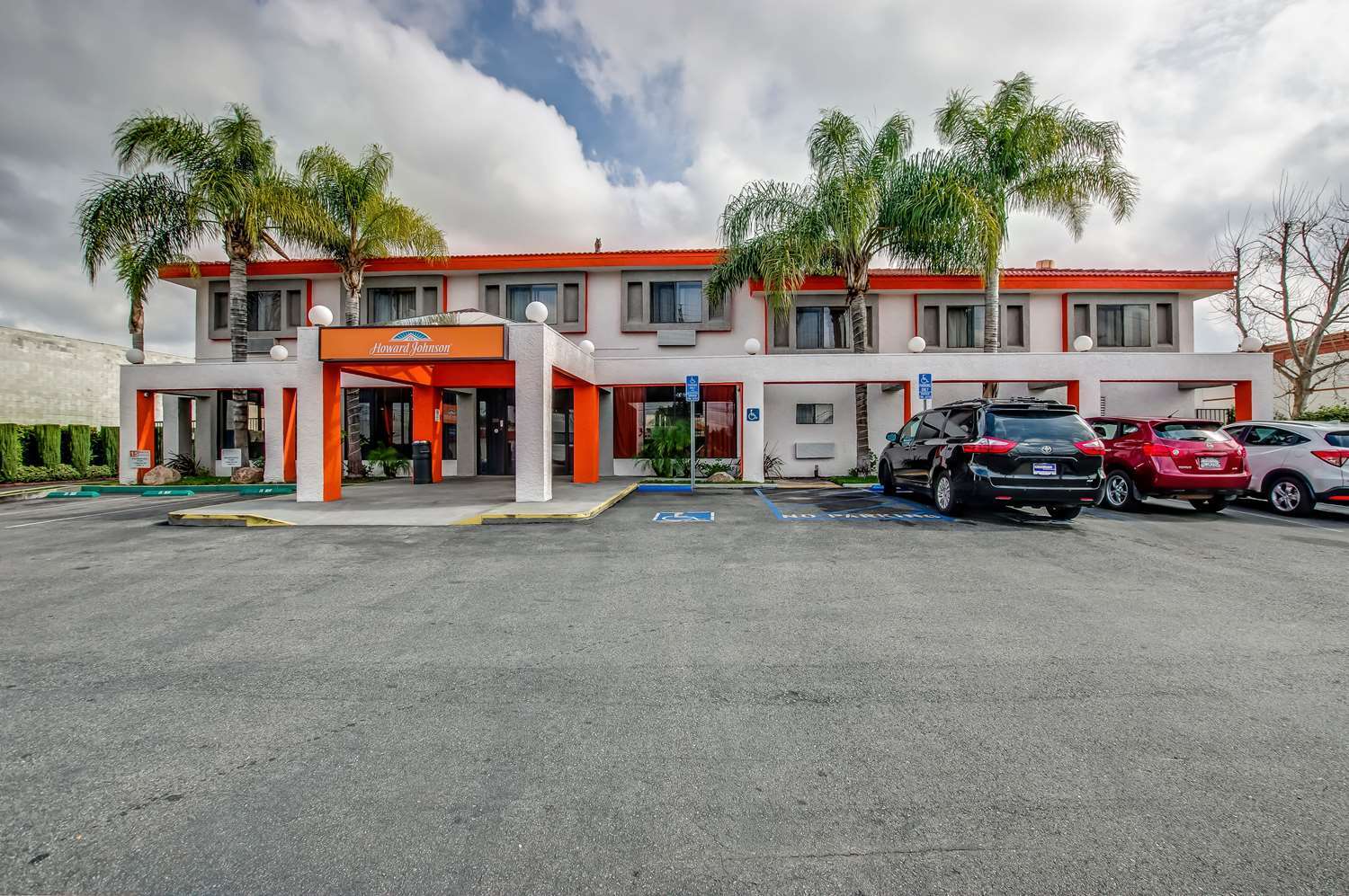 Howard Johnson By Wyndham Reseda & 3* Los Ángeles